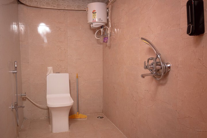 Room 13 of 39