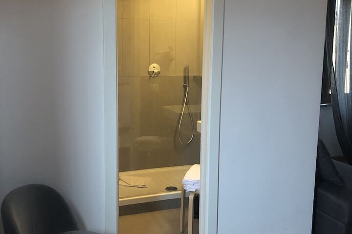 Room 56 of 84