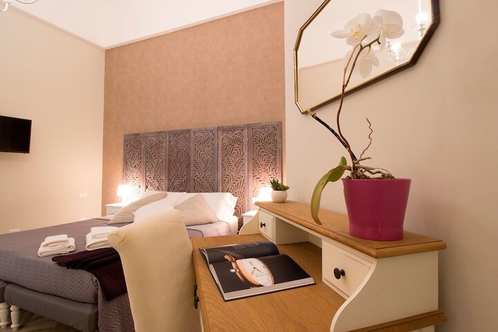 Room 28 of 48