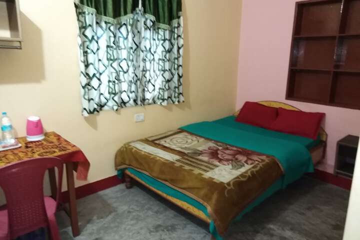Room 12 of 32