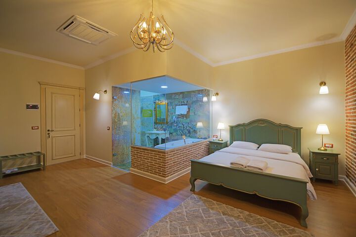 Room 20 of 47