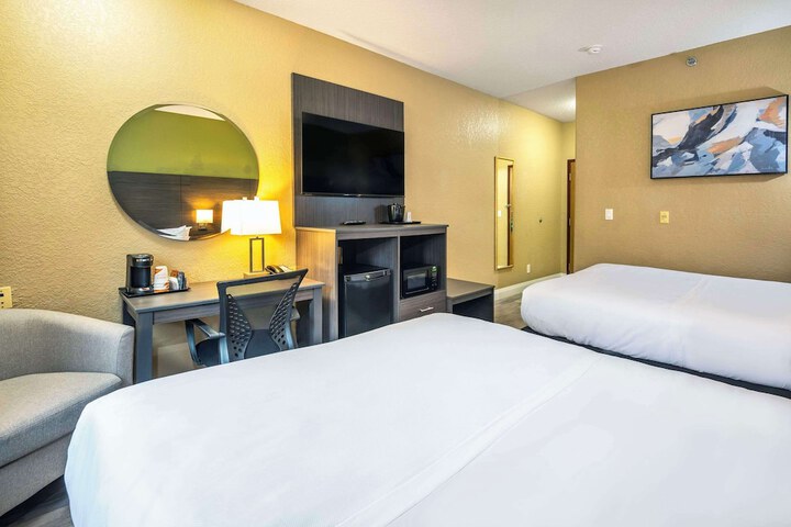 Room 6 of 36