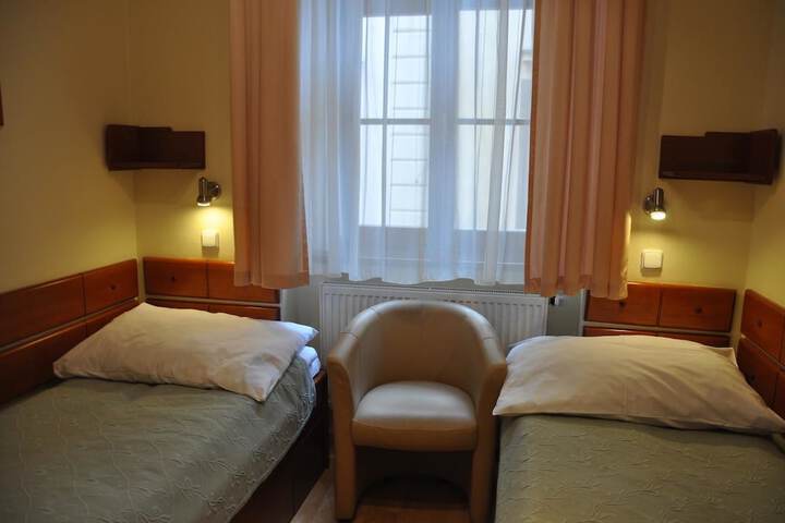 Room 4 of 53