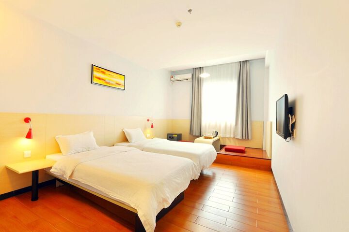 Room 20 of 29