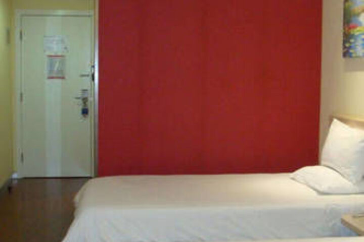 Room 38 of 61
