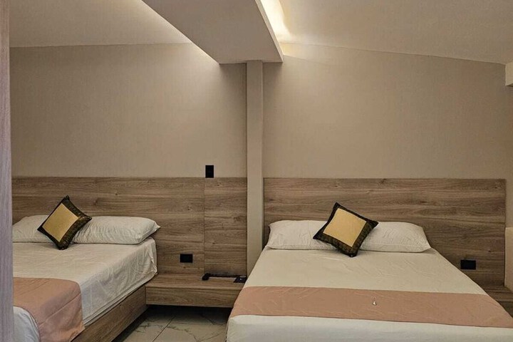 Room 18 of 34