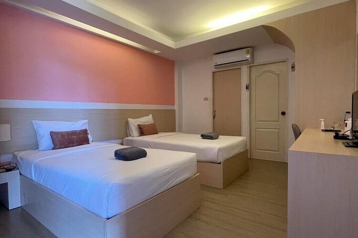 Room 49 of 76