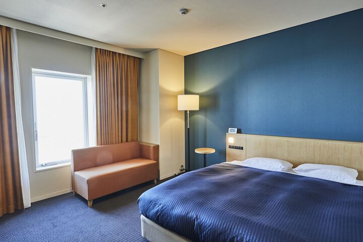 Room 28 of 229