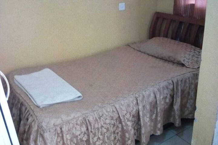 Room 8 of 12