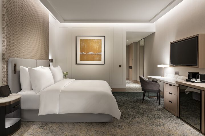 Room 16 of 107