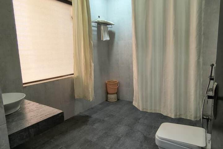 Room 13 of 24