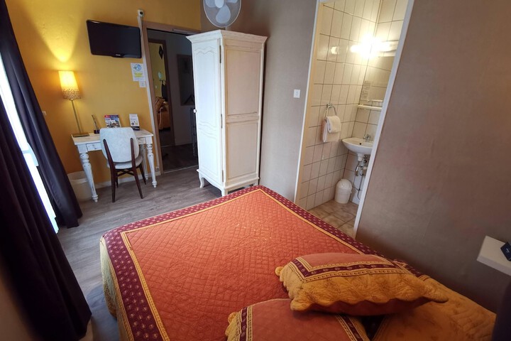 Room 40 of 82