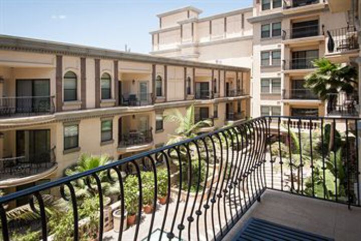 Terrace/Patio 4 of 40