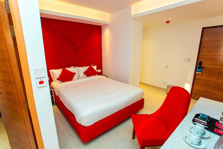 Room 3 of 34