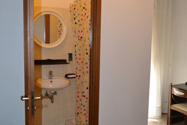 Room 14 of 17