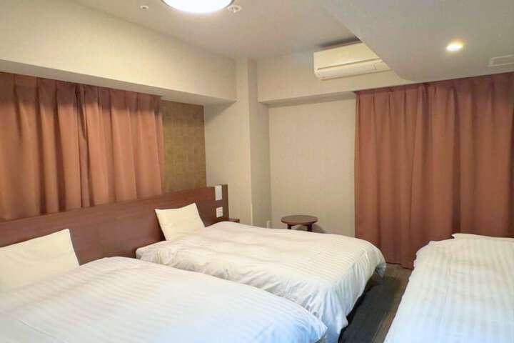 Room 15 of 76