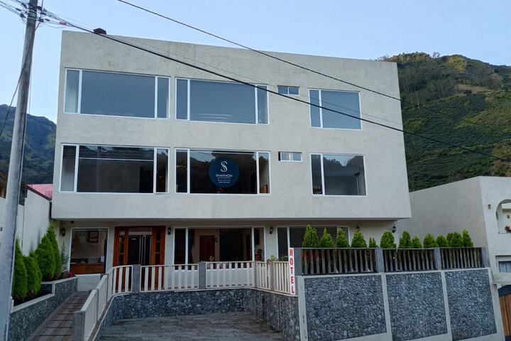 Shannon 360 in Baños de Agua Santa