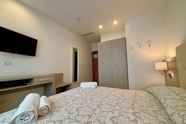 Room 27 of 58