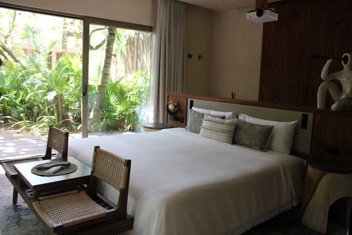 Room 3 of 5