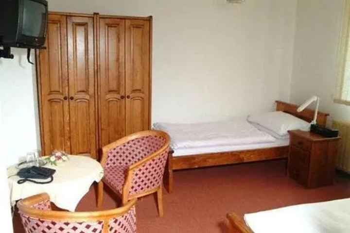 HOTEL LAURA