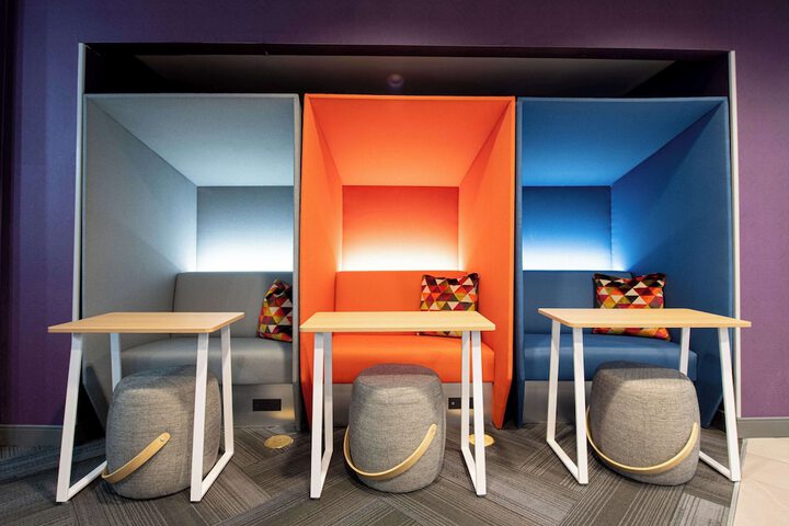 Business Center 43 of 45