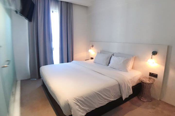Room 26 of 47