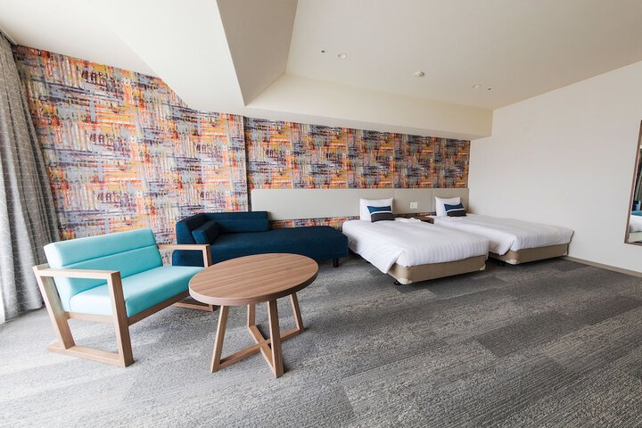 Room 8 of 32