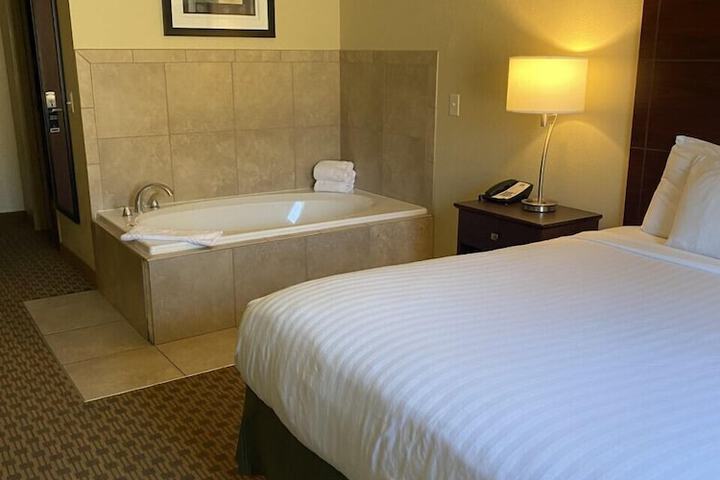 Private spa tub
