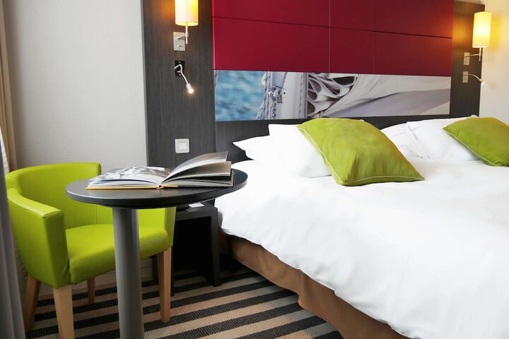 Room 3 of 47