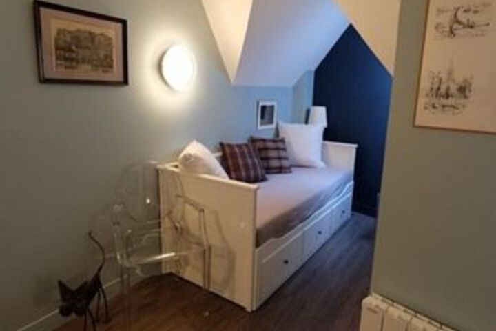 Room 11 of 43