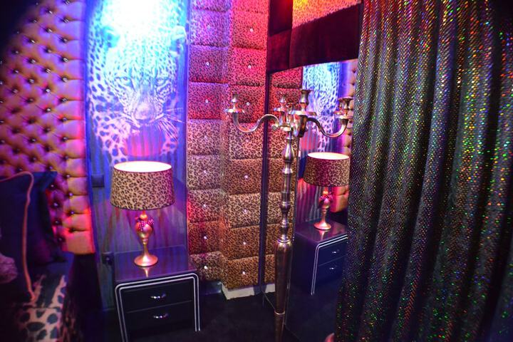 Room 51 of 139