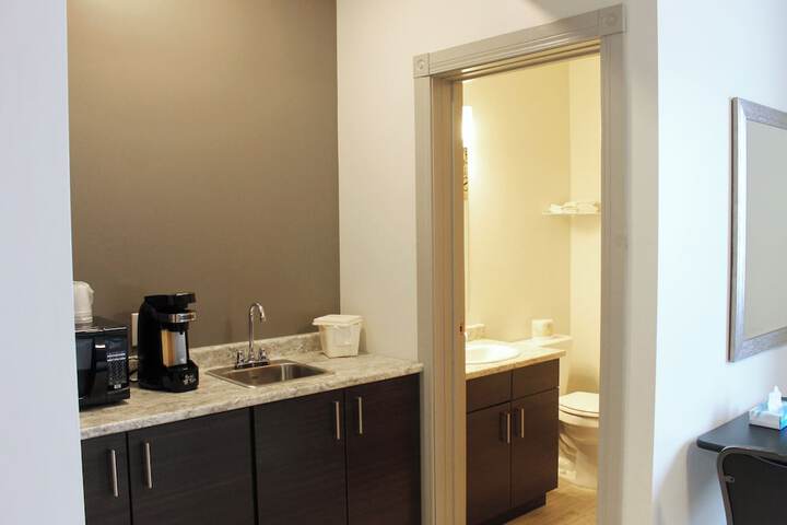 Room 8 of 18