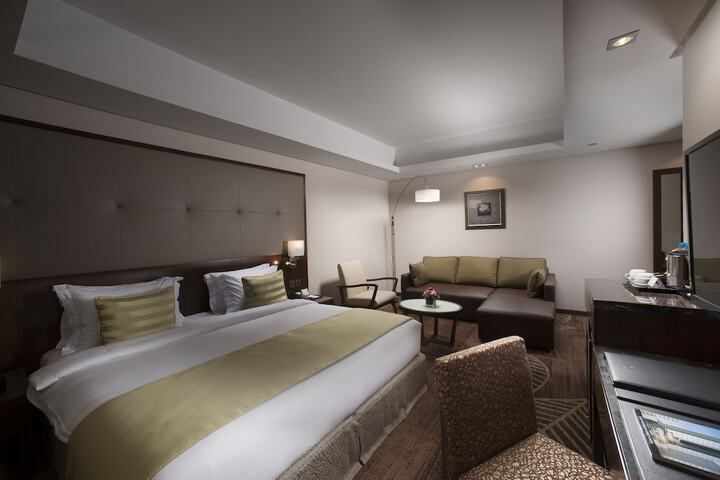 Room 8 of 23