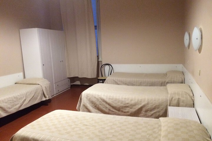 Room 4 of 38