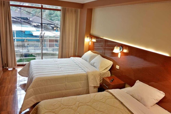 Room 2 of 17