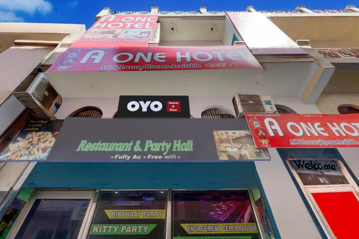 OYO 833848 a One Hotel