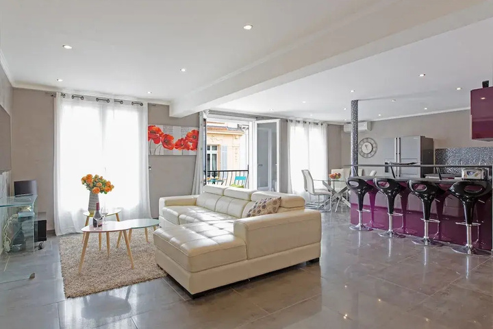Room 2 of 14