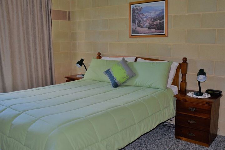 Room 3 of 20