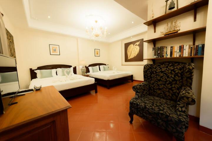 Room 27 of 73