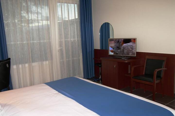 Room 14 of 43