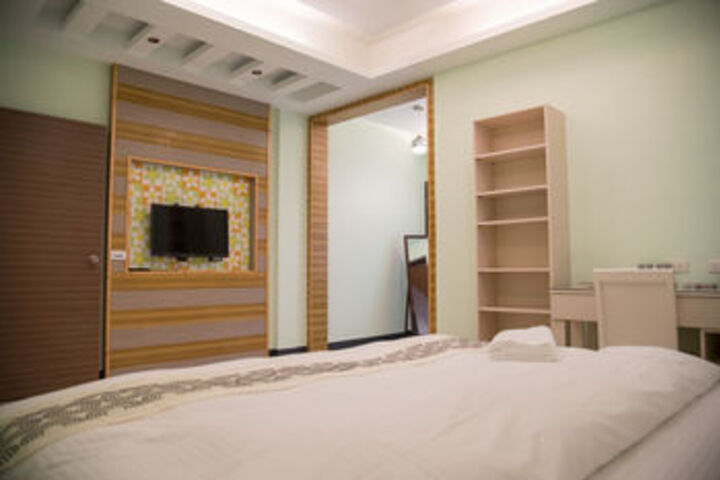 Room 16 of 23