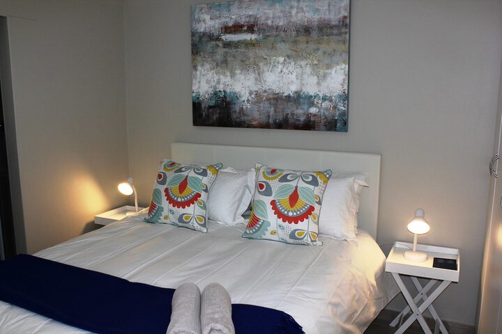 Room 2 of 16