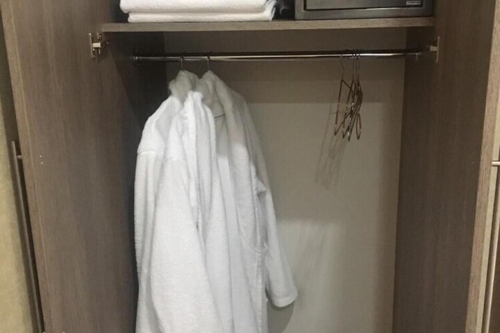 Room 44 of 69