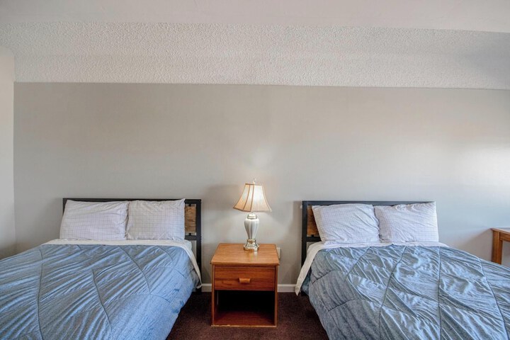 Room 9 of 34