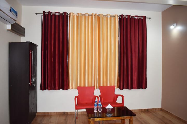 Room 8 of 50