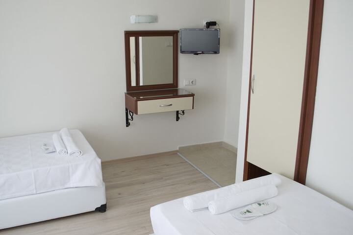 Room 13 of 63