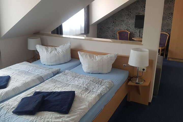 Room 11 of 51