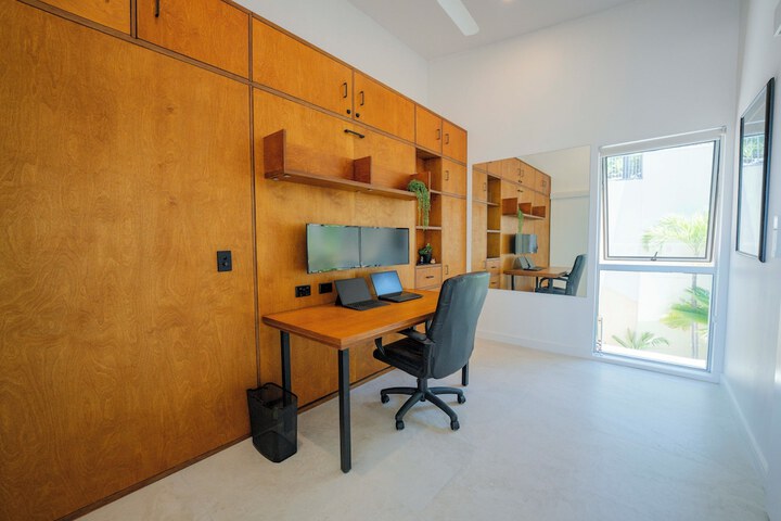 Room 14 of 136
