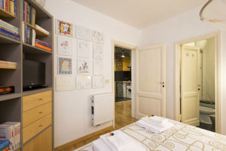 Room 98 of 477