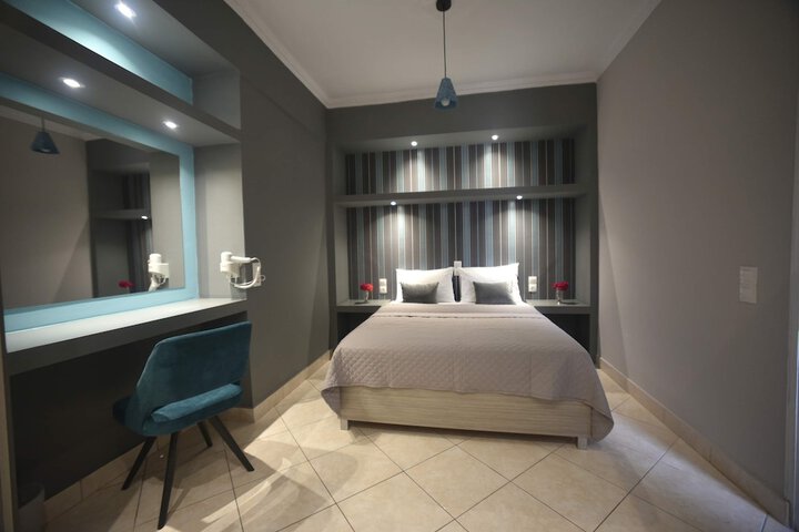Room 3 of 20